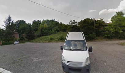 Паркинг испред цркве светог Саве