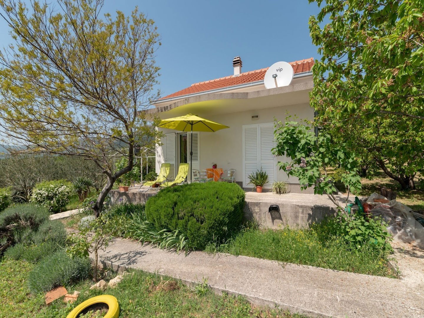 Holiday Home Flower House, Kastel Luksic