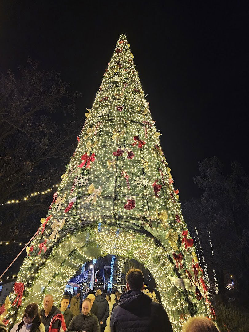 Zimska manifestacija sa klizalistem "Ledena šuma"
