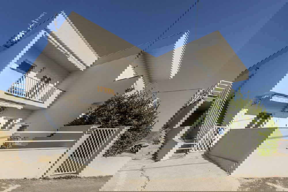 House with private pool M&M