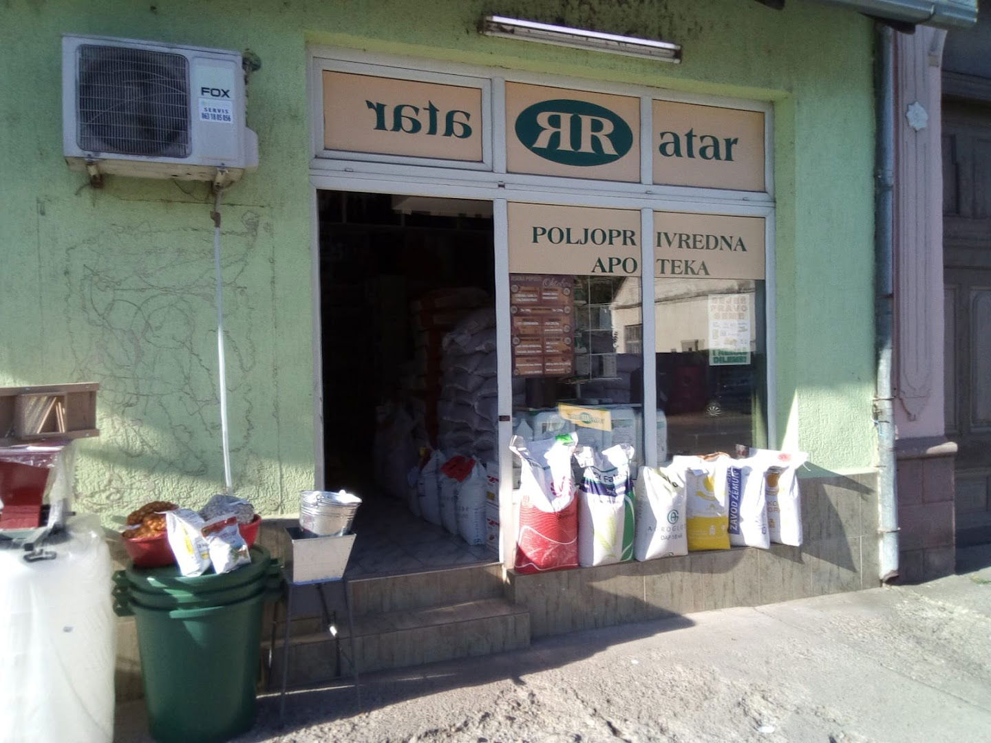 Poljoprivredna apoteka Ratar indjija