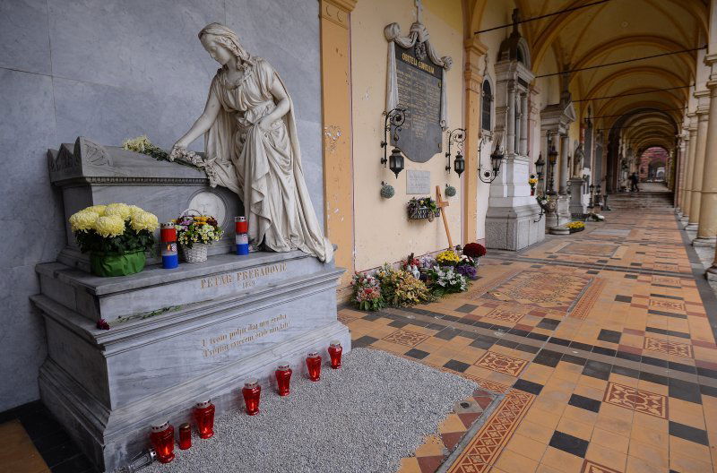 Spomenik Petru Preradoviću Ivana Rendića