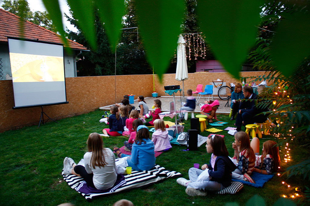 Laboratory entertainment