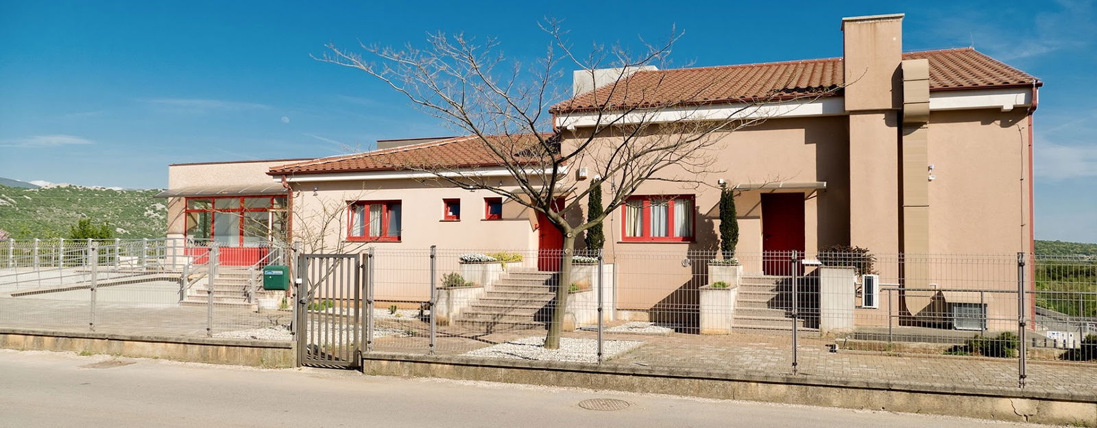 KAMOMILA, DOM ZA STARIJE I NEMOĆNE