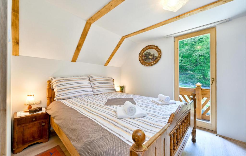 Awesome home in Varazdin Breg with Jacuzzi, WiFi and 2 Bedrooms