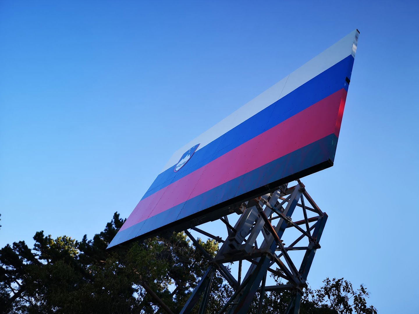 Slovenska zastava - Postavitev ob 30. obletnici osamosvojitve RS