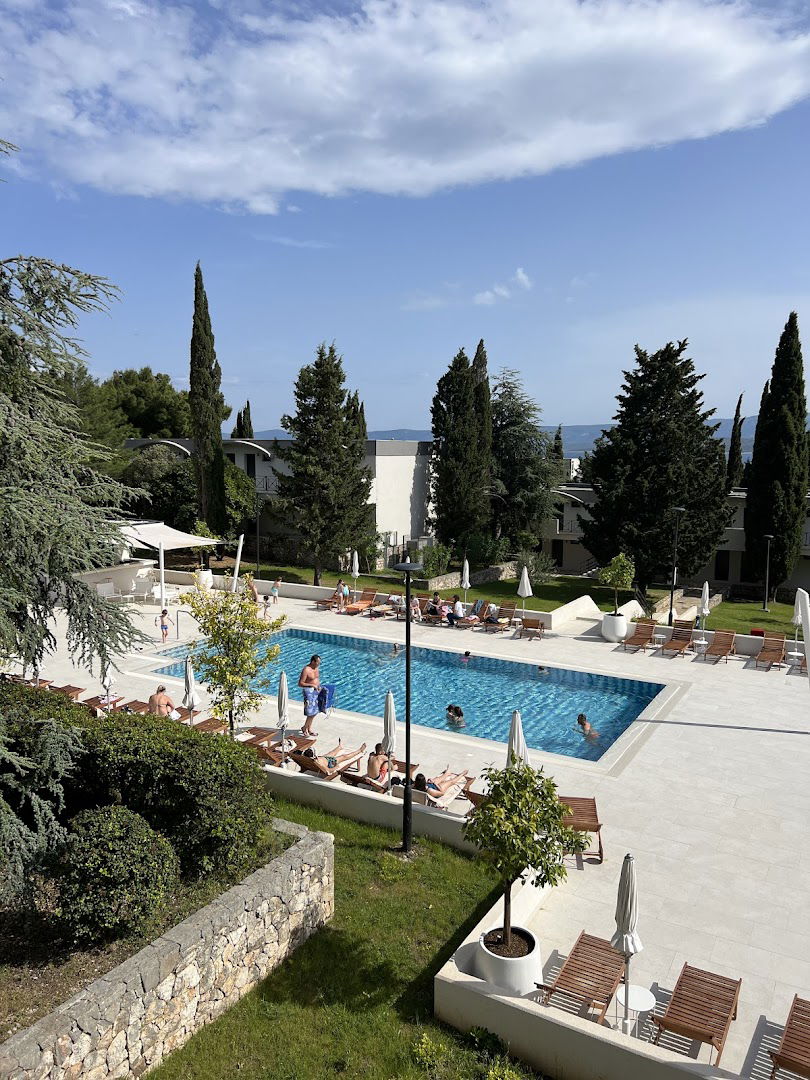 Bonaca Holiday Village