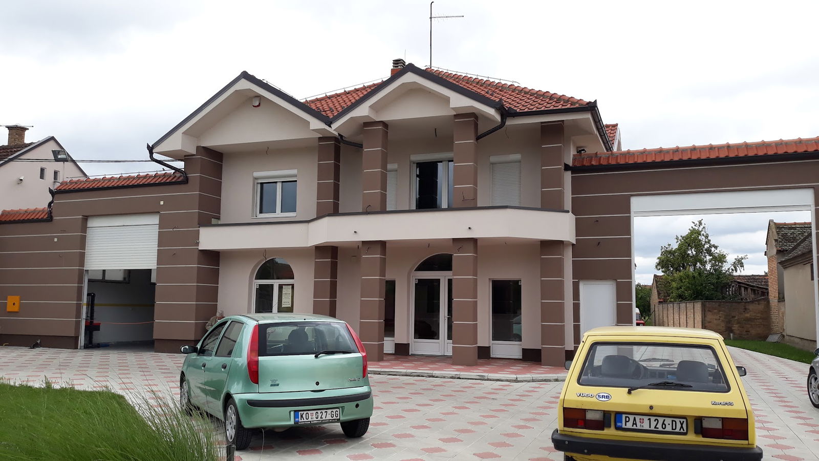 AUTO CENTAR VLADISAVLJEV DOO