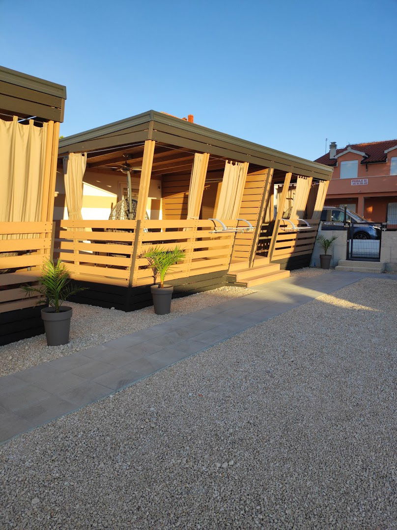 Mobile Home King, Camp Dida