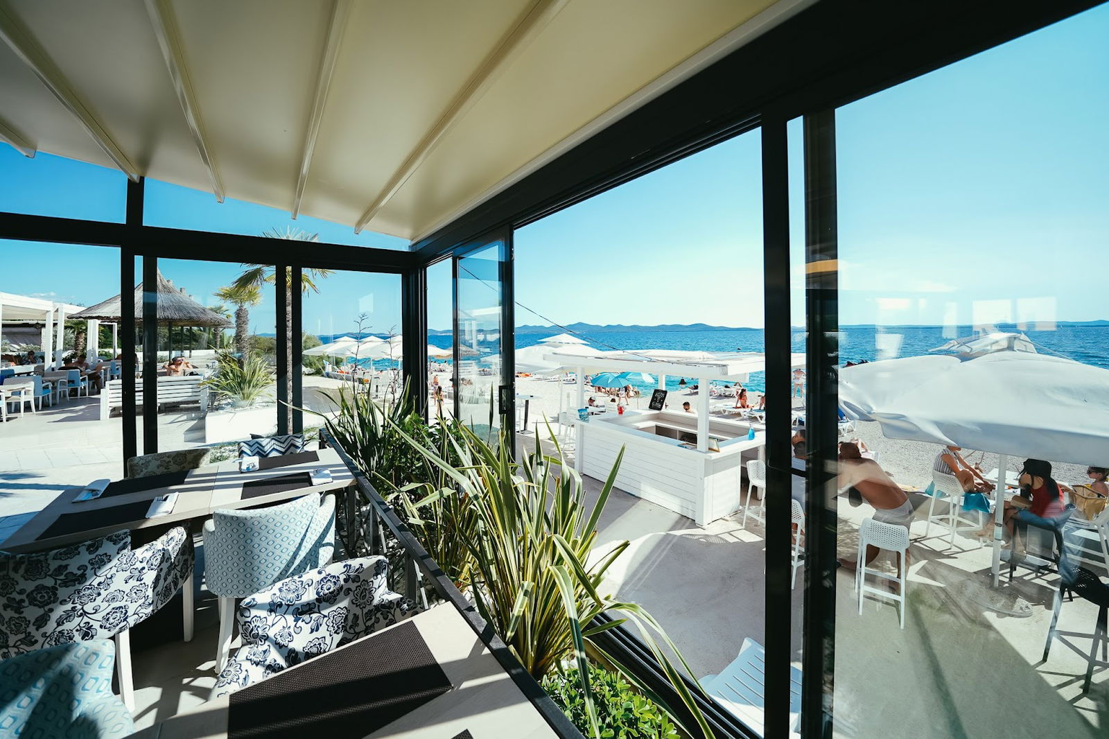 Santorini Restaurant & Lounge bar