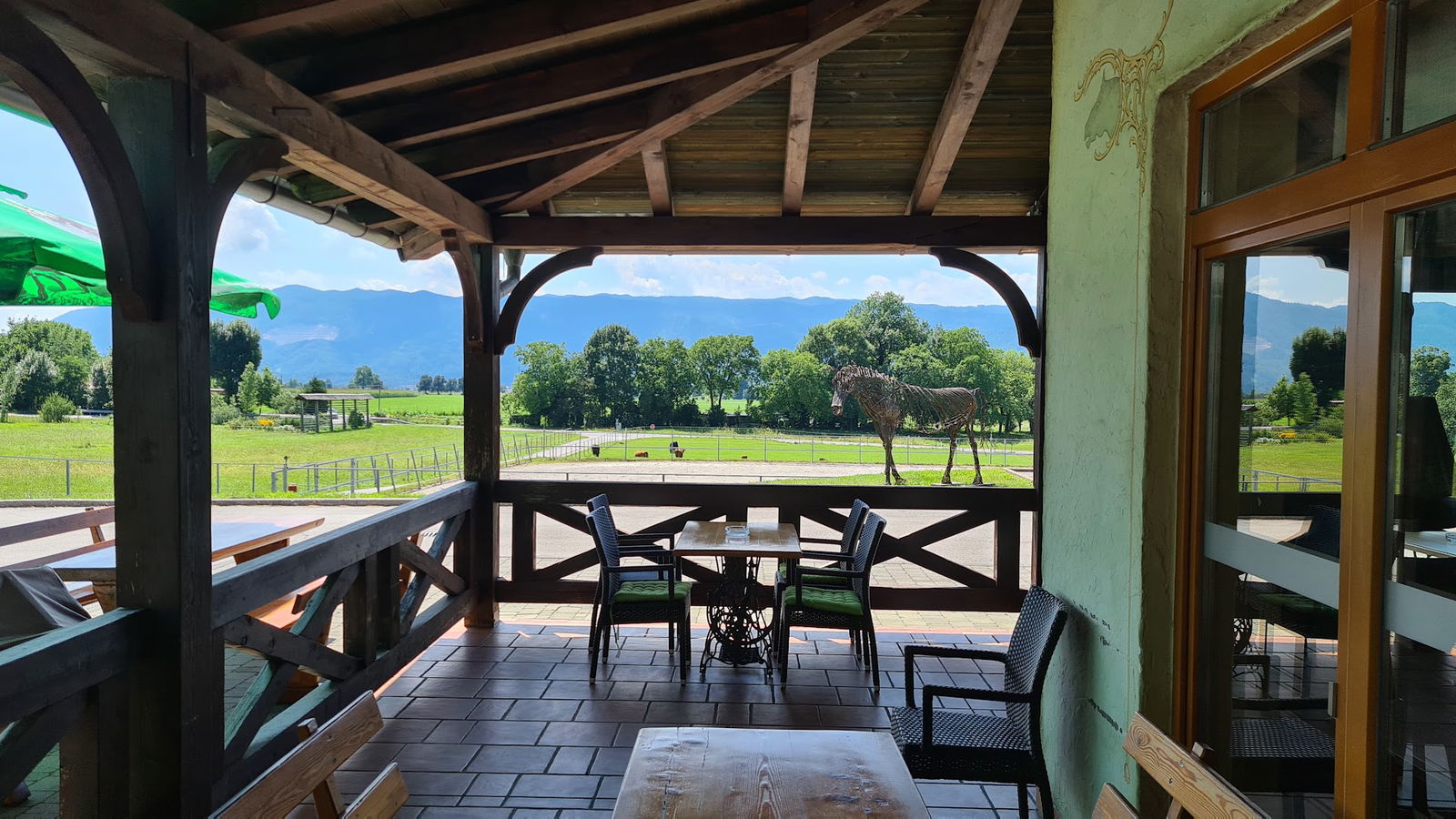 Gostinstvo Rudi Hrovat s.p. Kmetija in bar Brsca