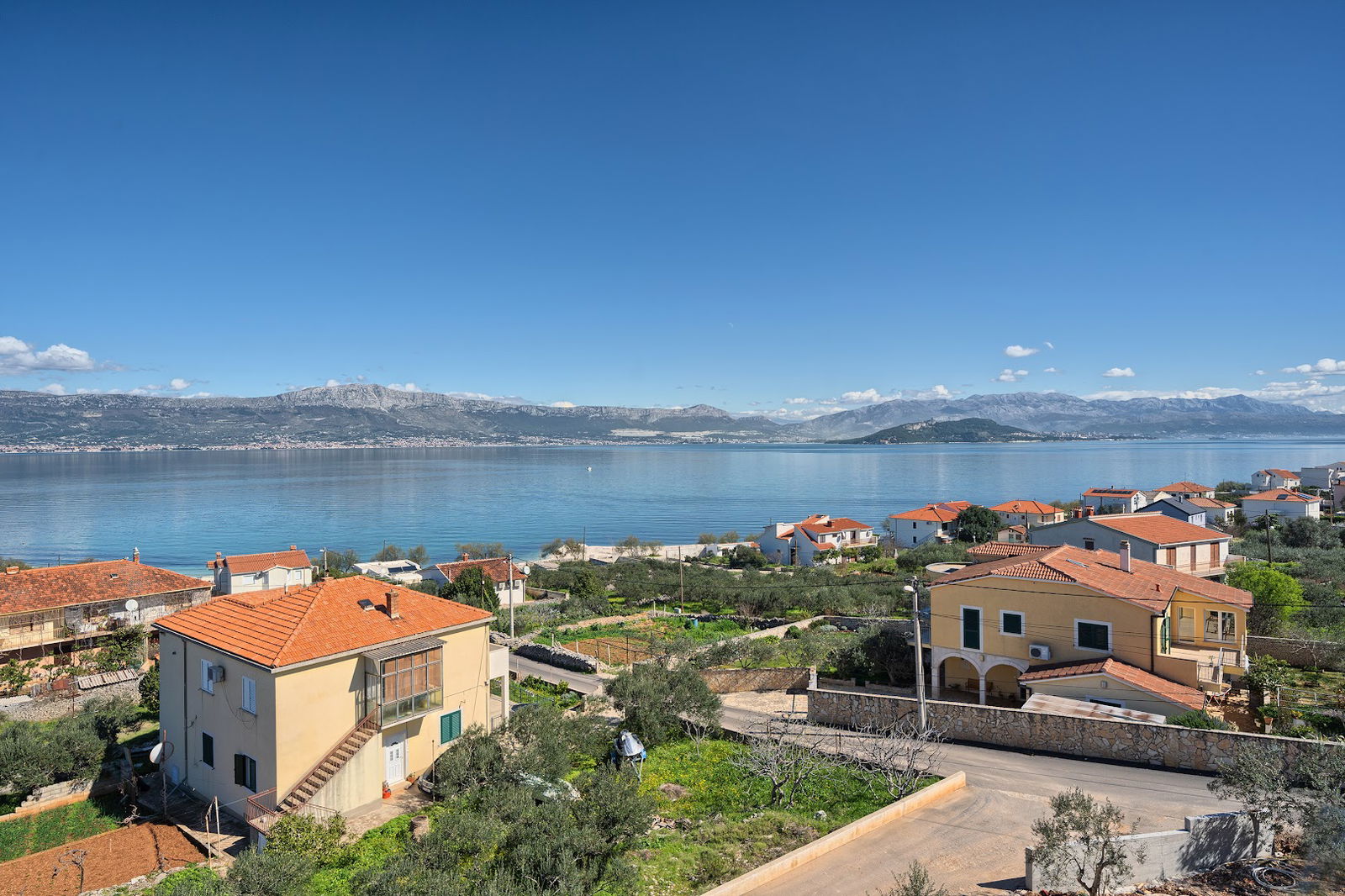 Angie’s Rooftop Apartment