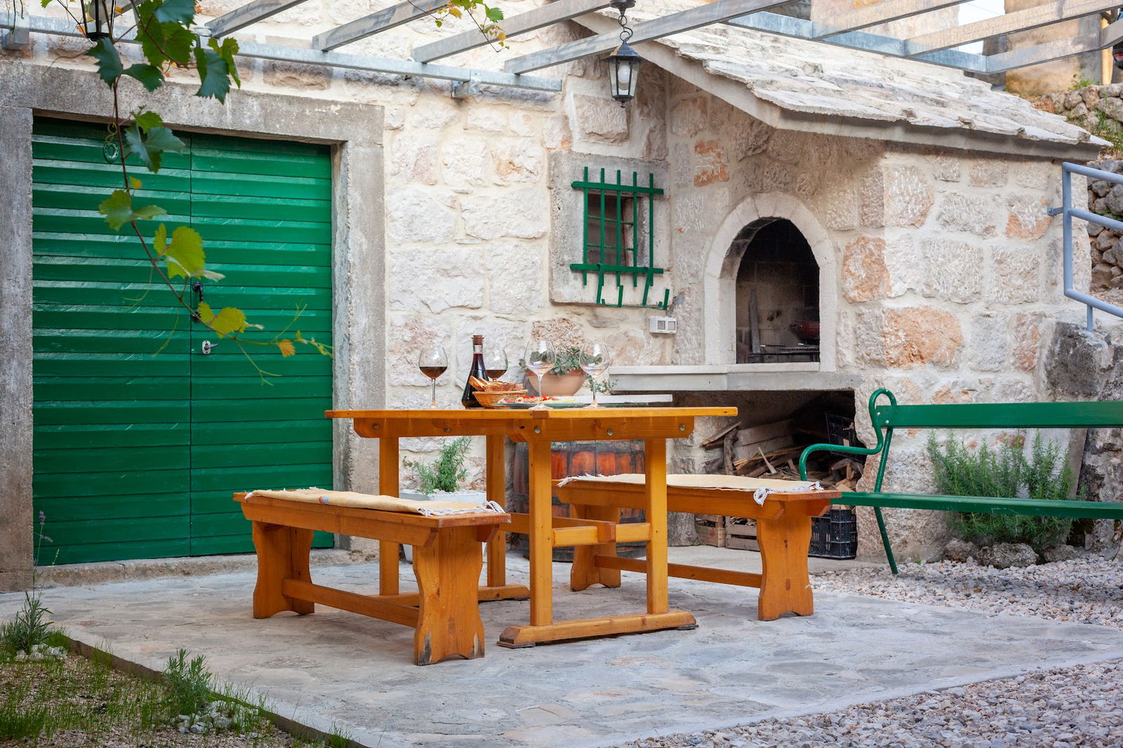 Old House Dide Marijan