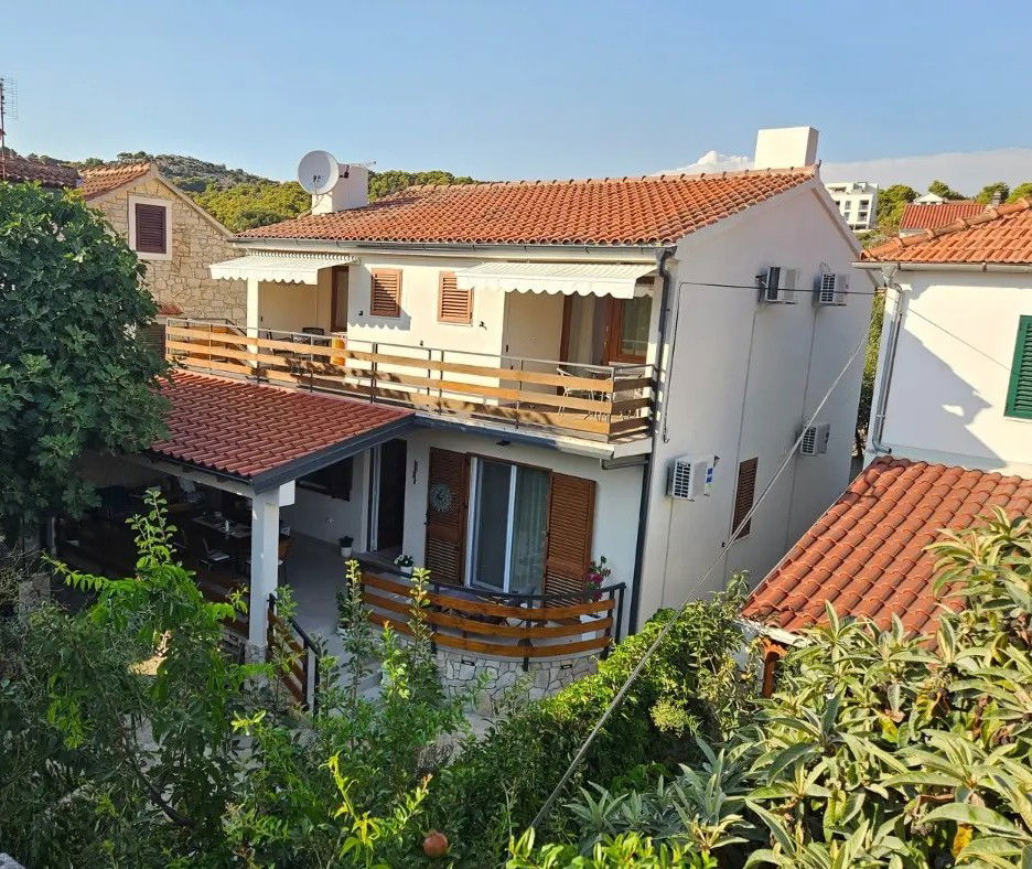 Easy & Lazy Time Apartments