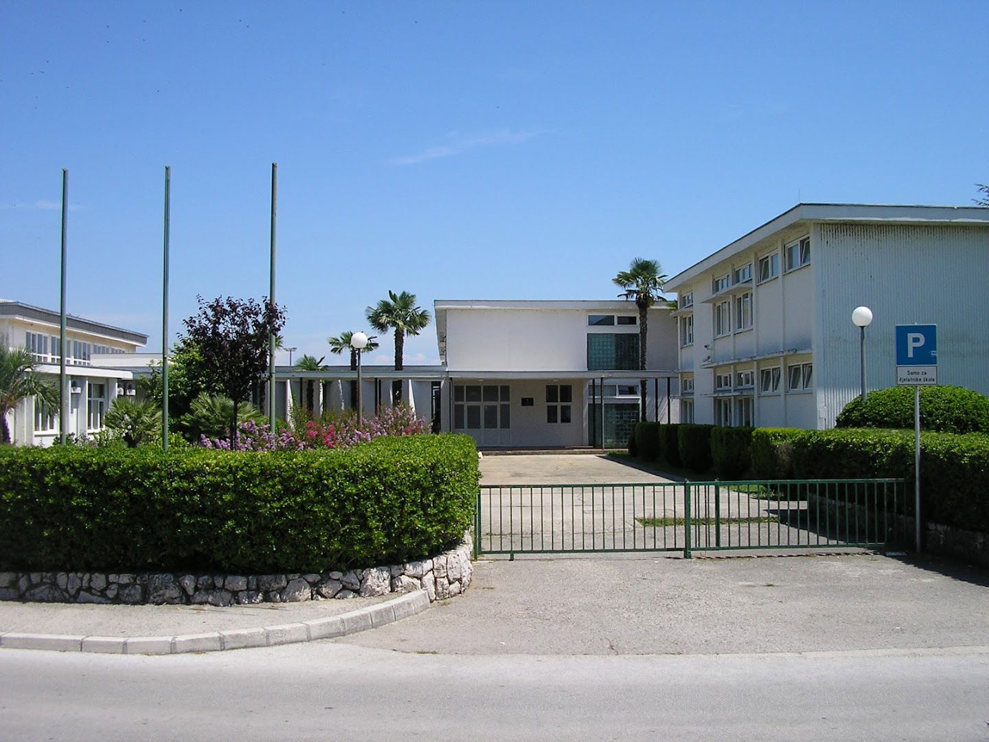 Osnovna škola don Mihovila Pavlinovića