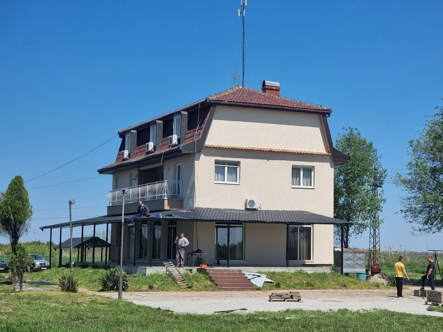 Motel "Zlatni Lav MB"