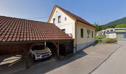 FRIZERSKI SALON MATEJA UHERNIK S.P.