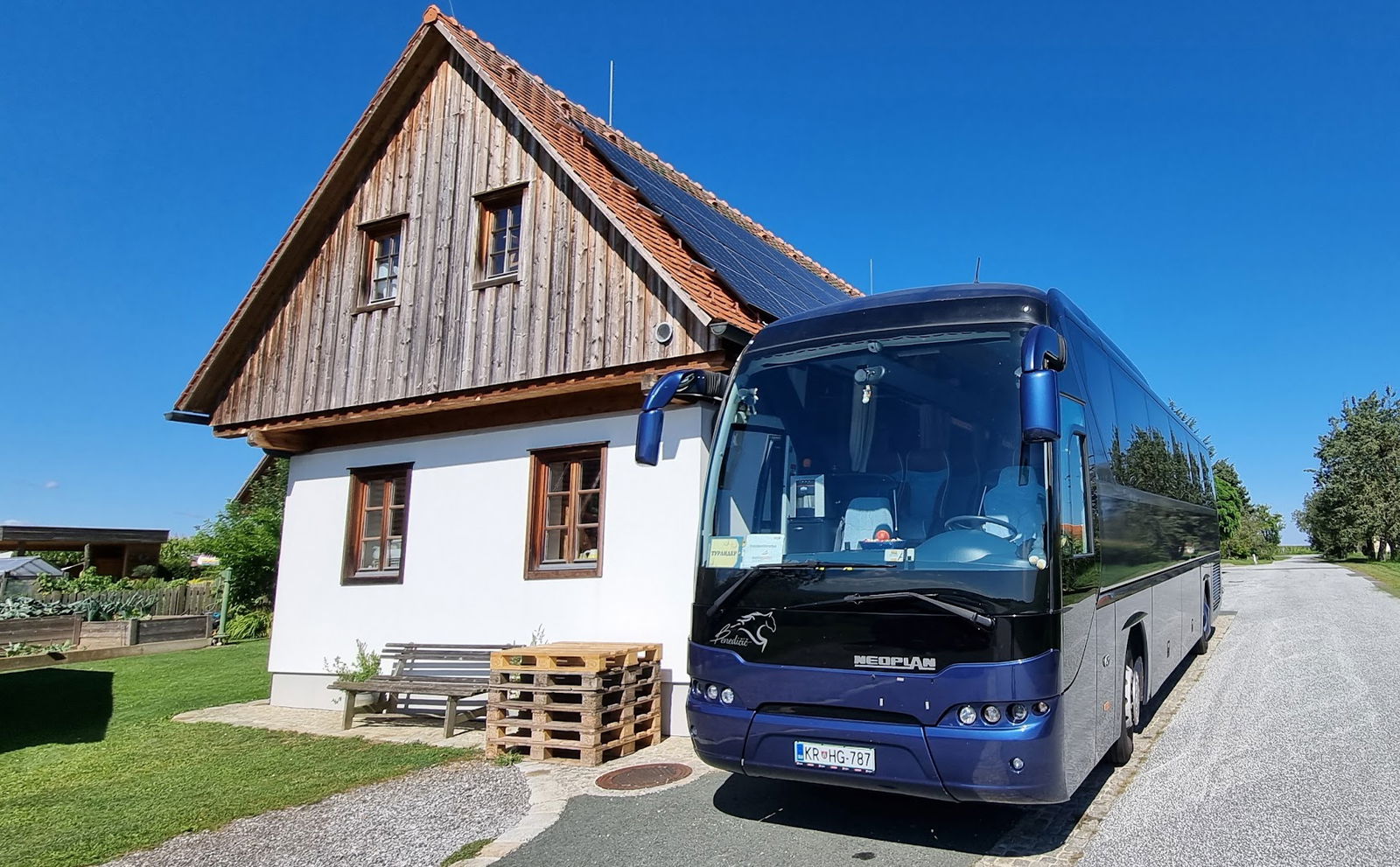 Avtobusni prevozi, Darko Benedičič s.p.