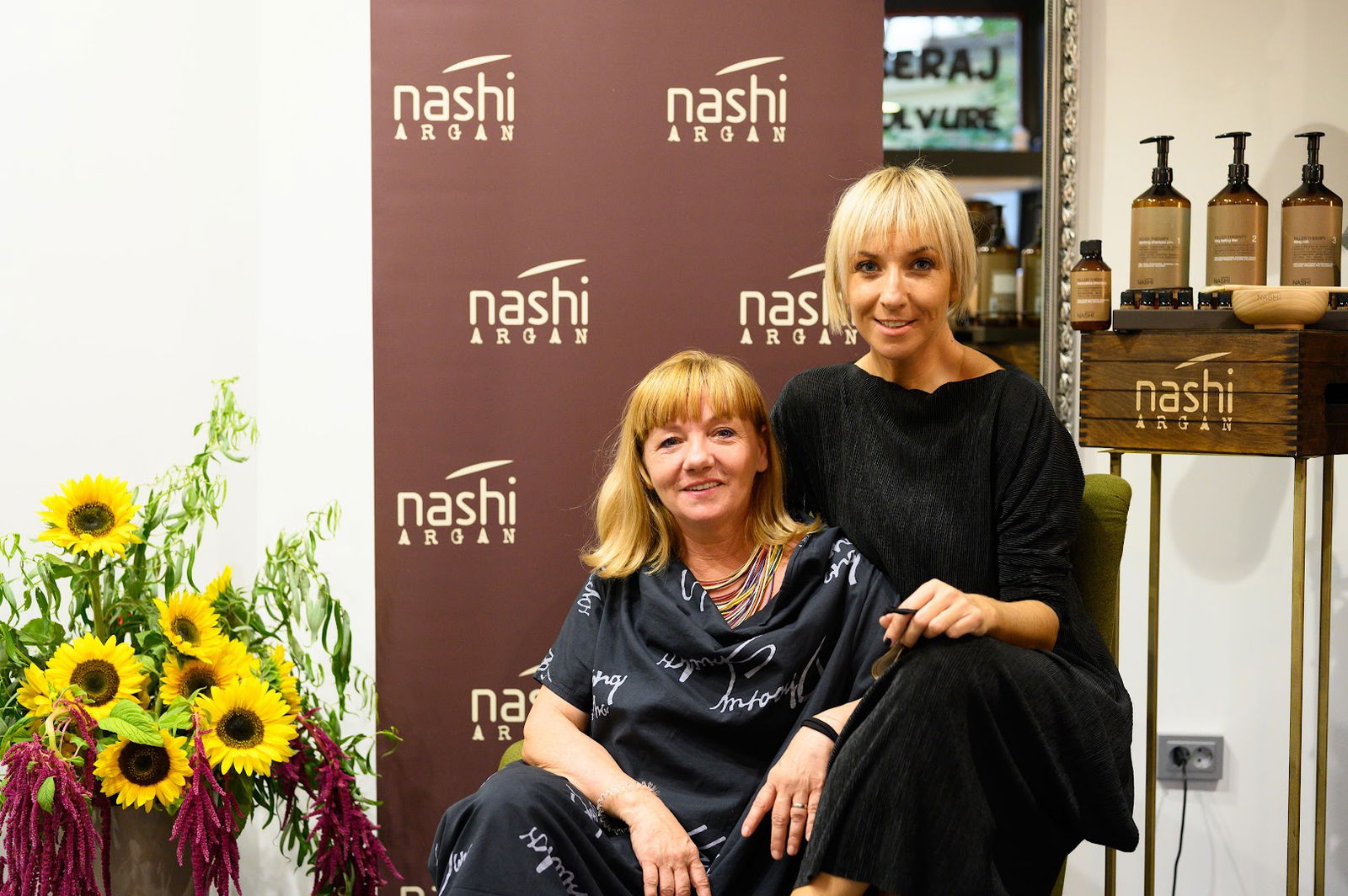 Frizeraj i šminkeraj "Do šminke i frizure za pol vure"