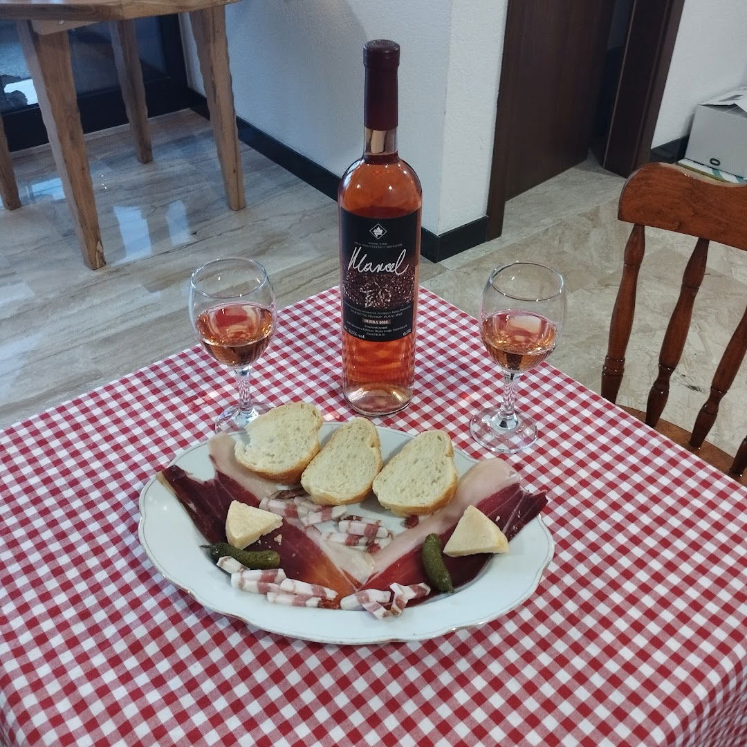 Opg Biliškov-wine&olive oil shop