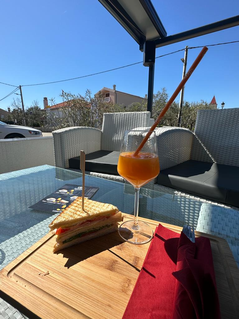 Caffe & Snack bar Bolero