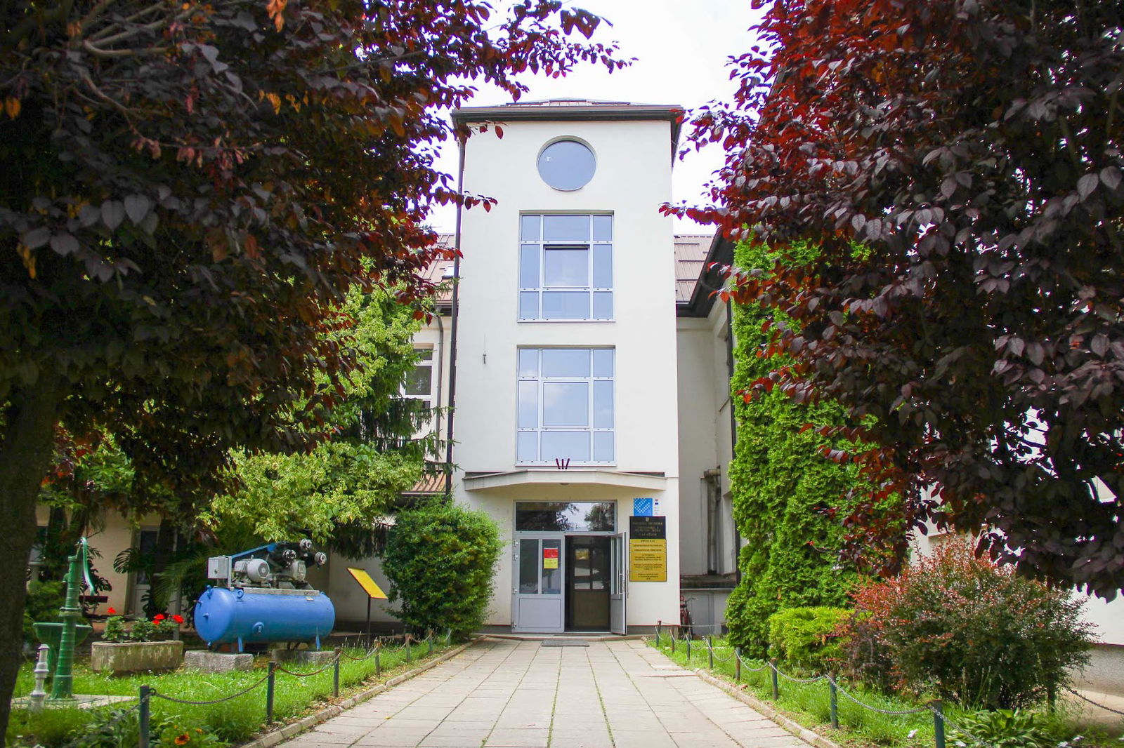 Engineering and traffic school