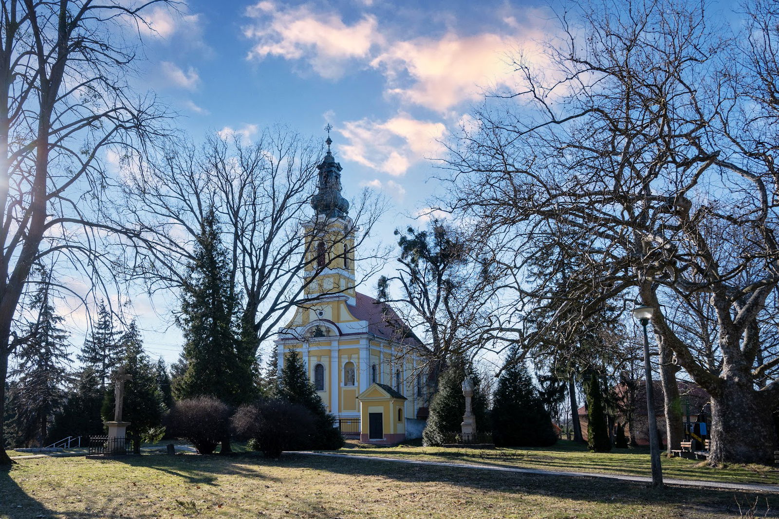Berzencei Szent Kereszt felmagasztalása-templom