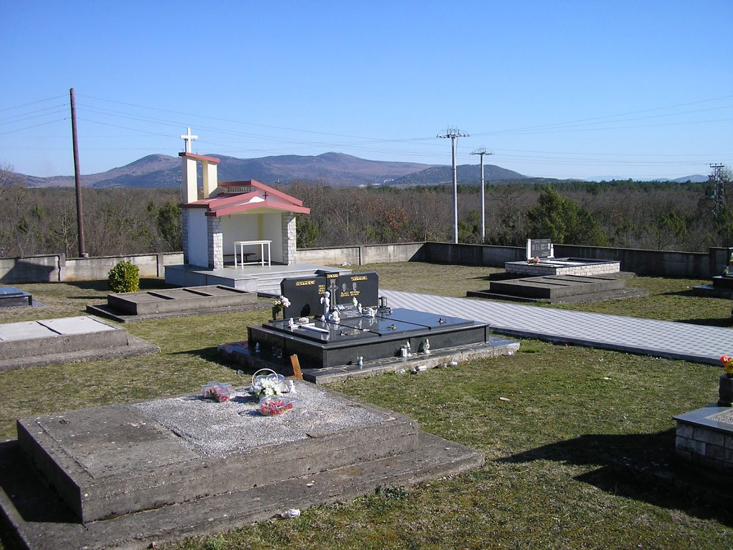 Groblje sv. Obitelji - Staje