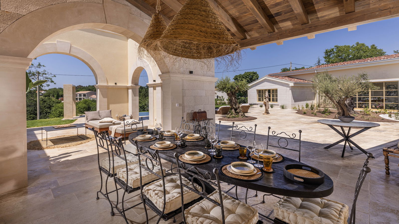 LaMaison | Concierge & Gourmet Serenity Escape