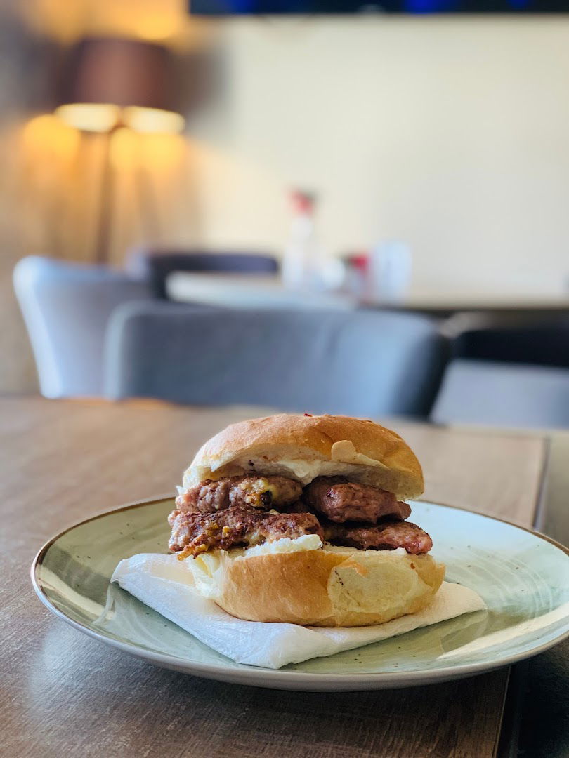 Fast Food “Tina”