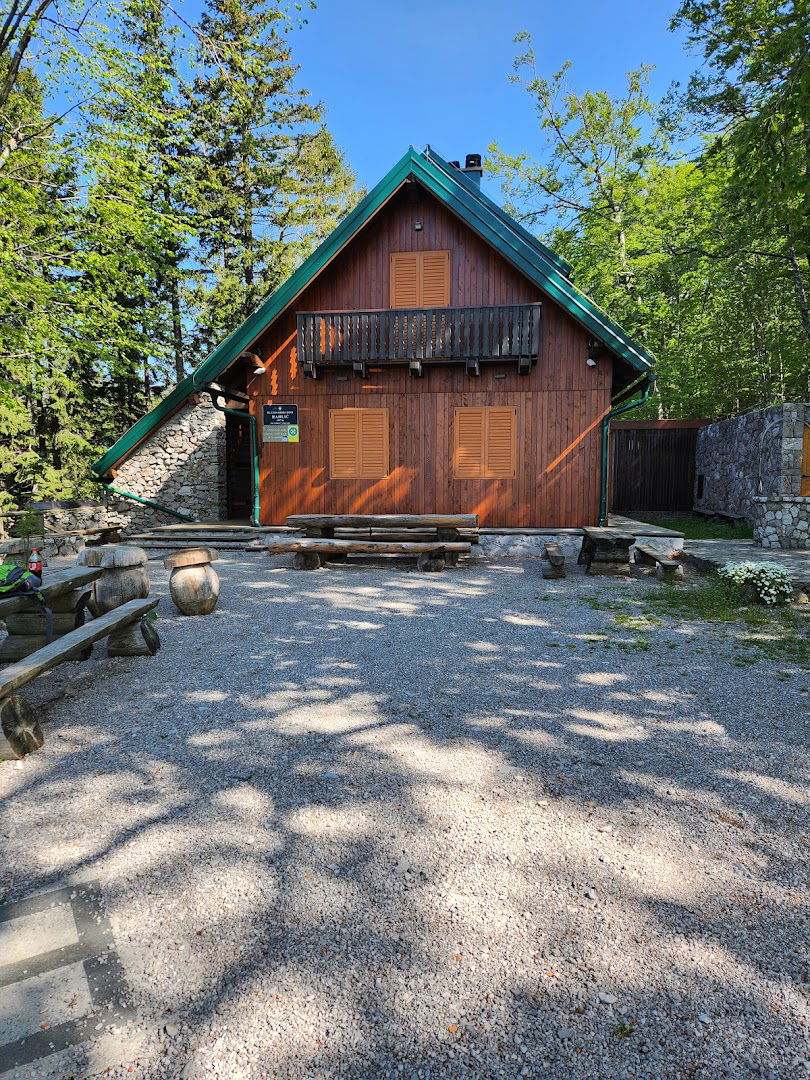 Hahlići mountin hut