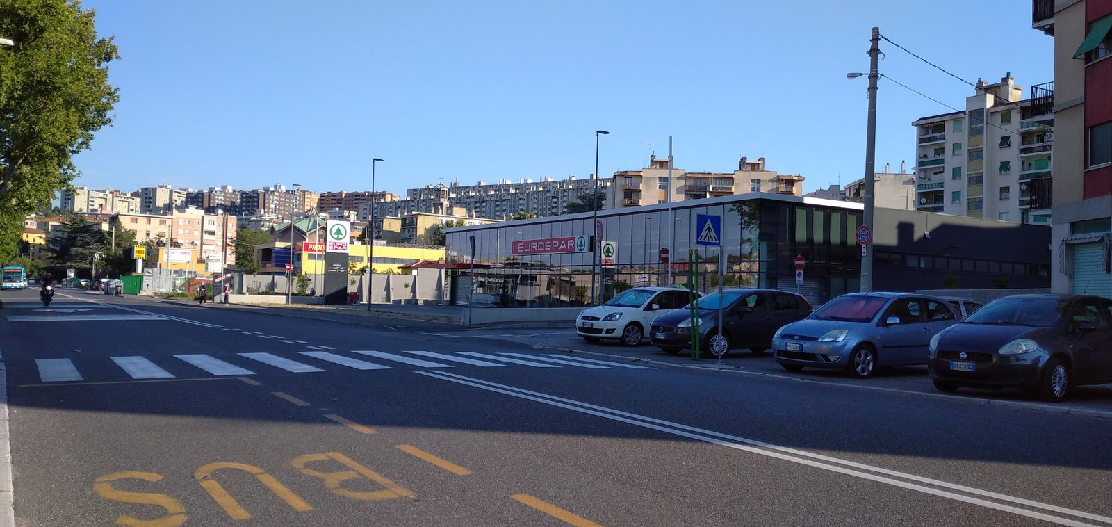 via Flavia 45 (angolo via dei Gravisi)