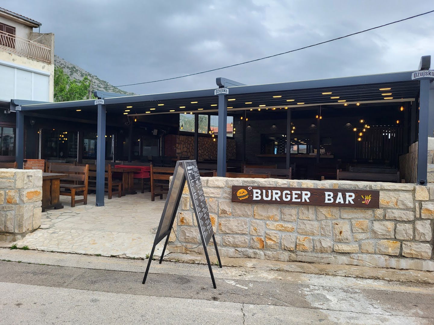 Burger & Pizza bar Bikarija