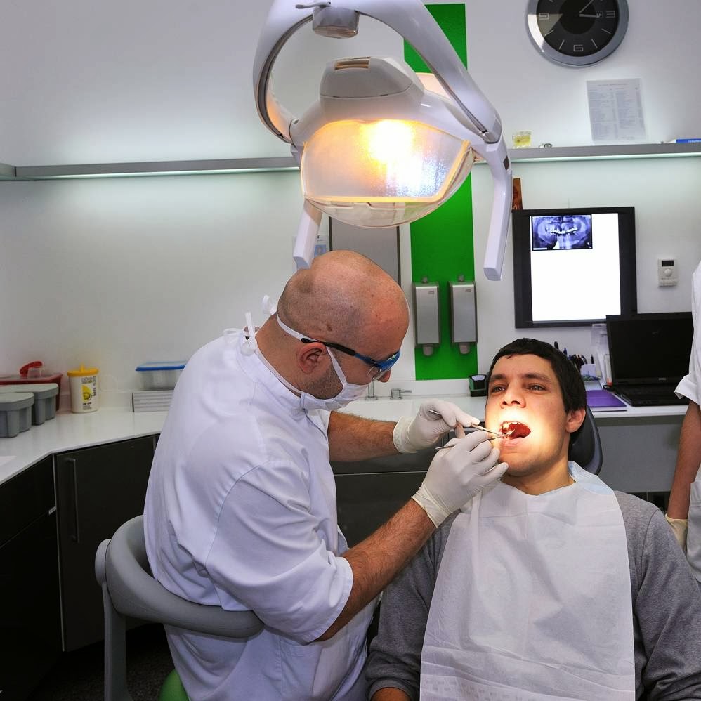 Dentist Nenad Markovič, dr. dent. med.