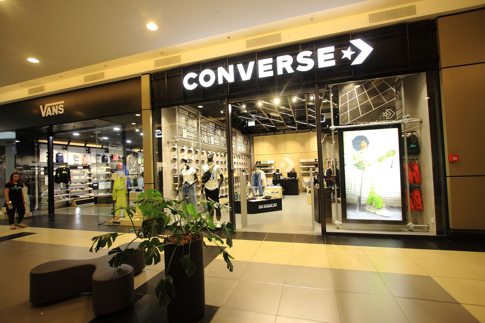 Converse Store