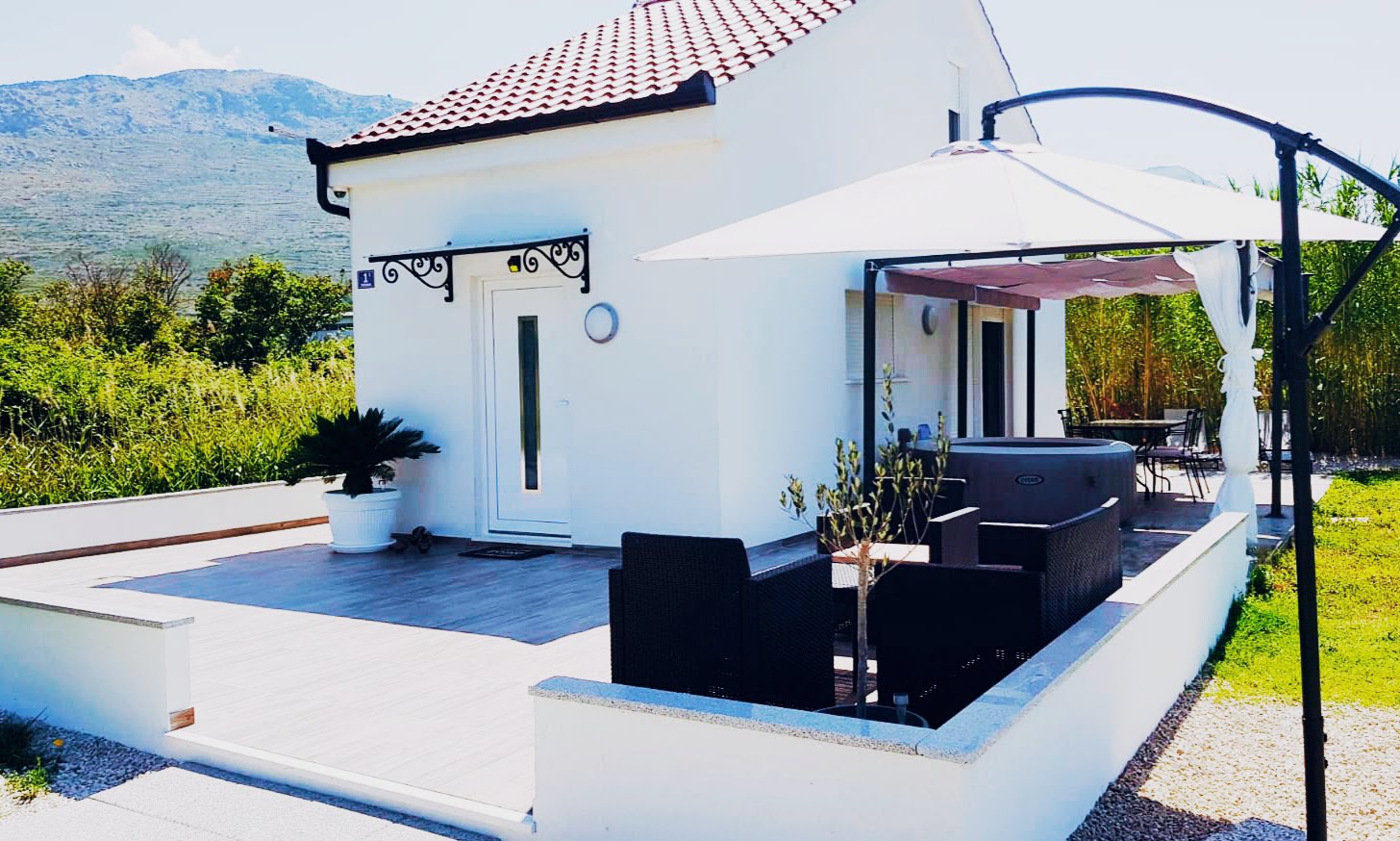 House "River and Sea"