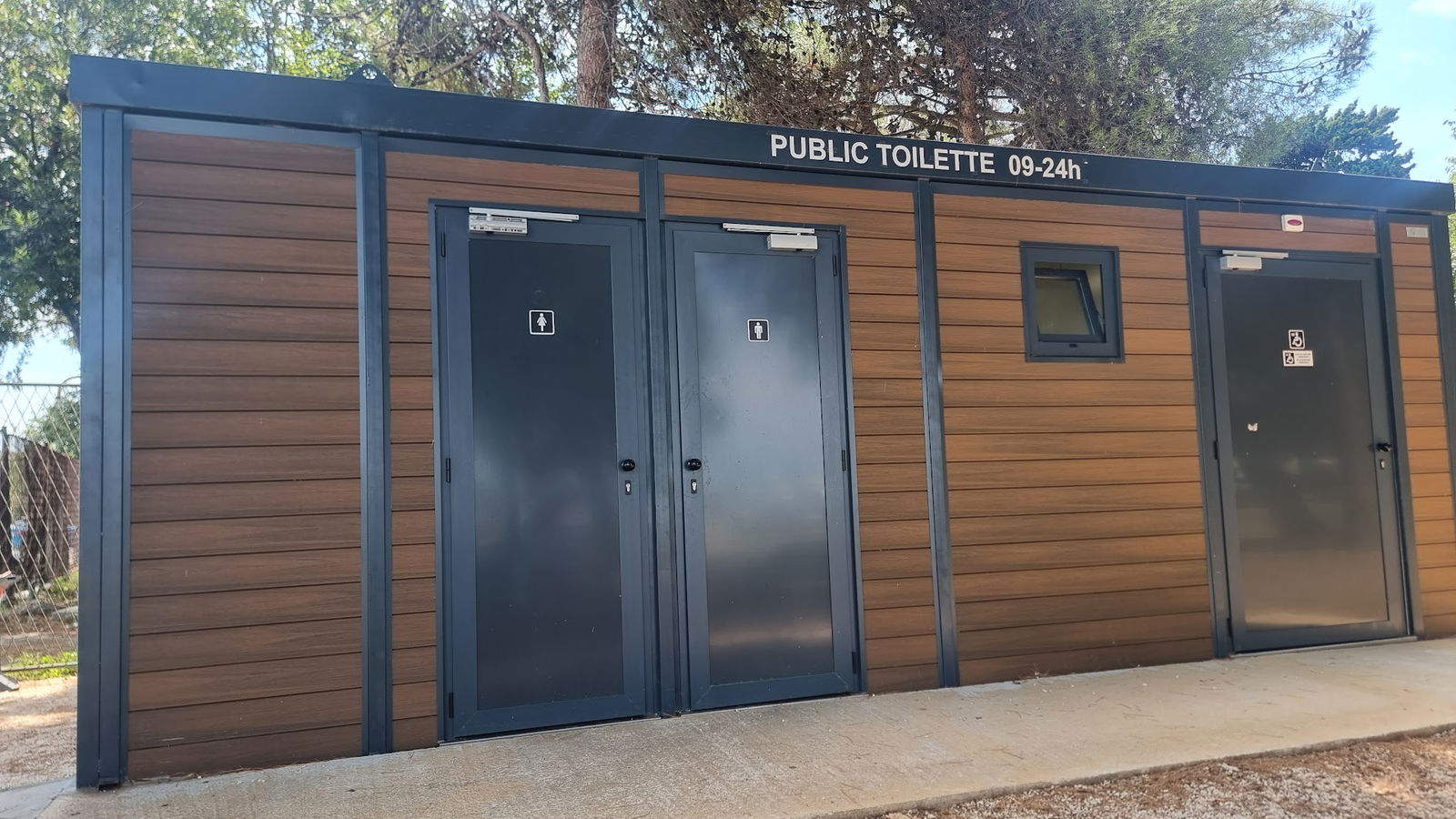 Public toilette 09-24h