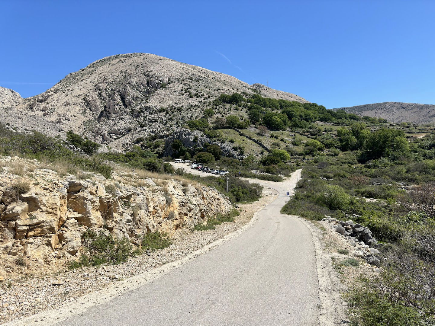 Stara Baska beach parking