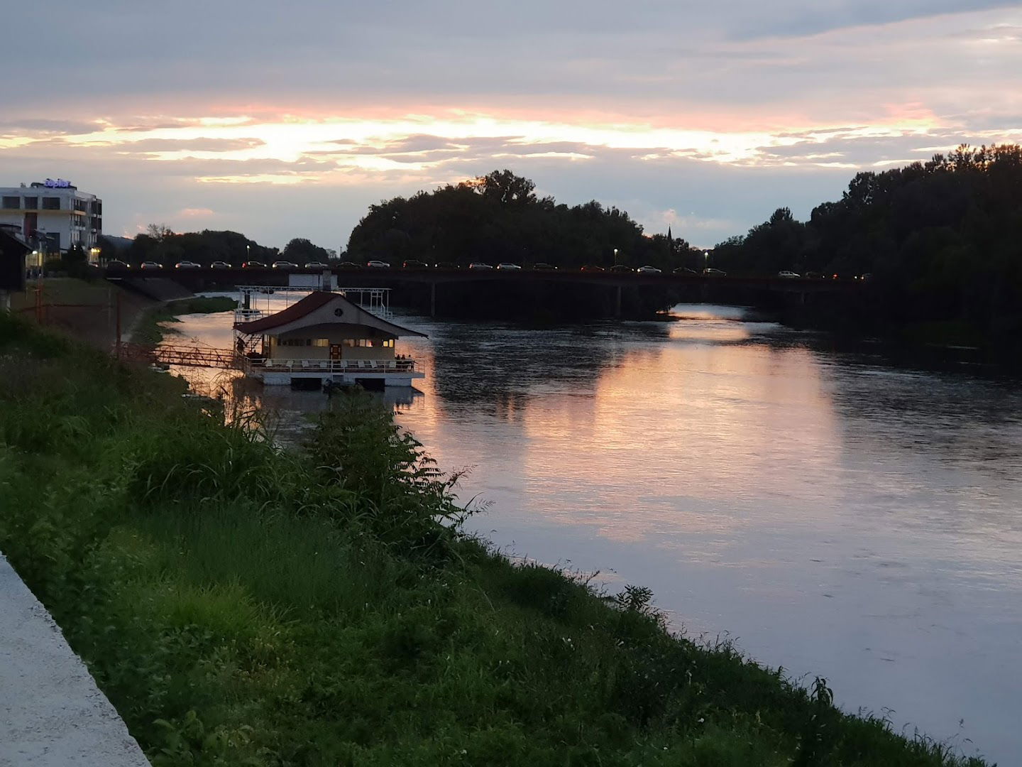 Granični prelaz Kozarska Dubica
