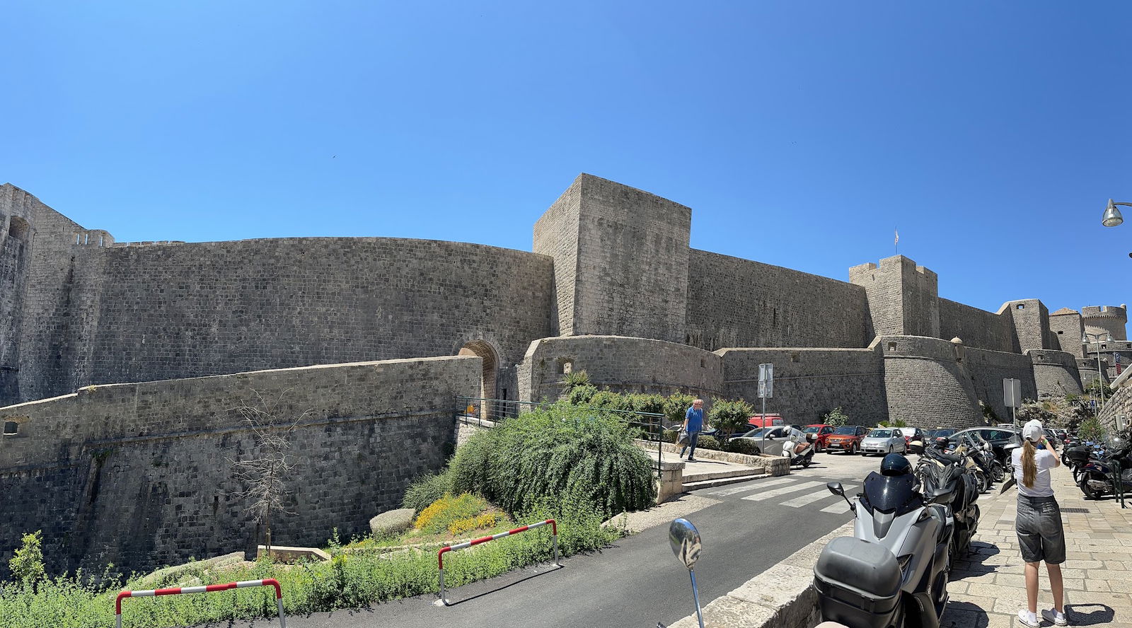 Luggage Storage Buža gate