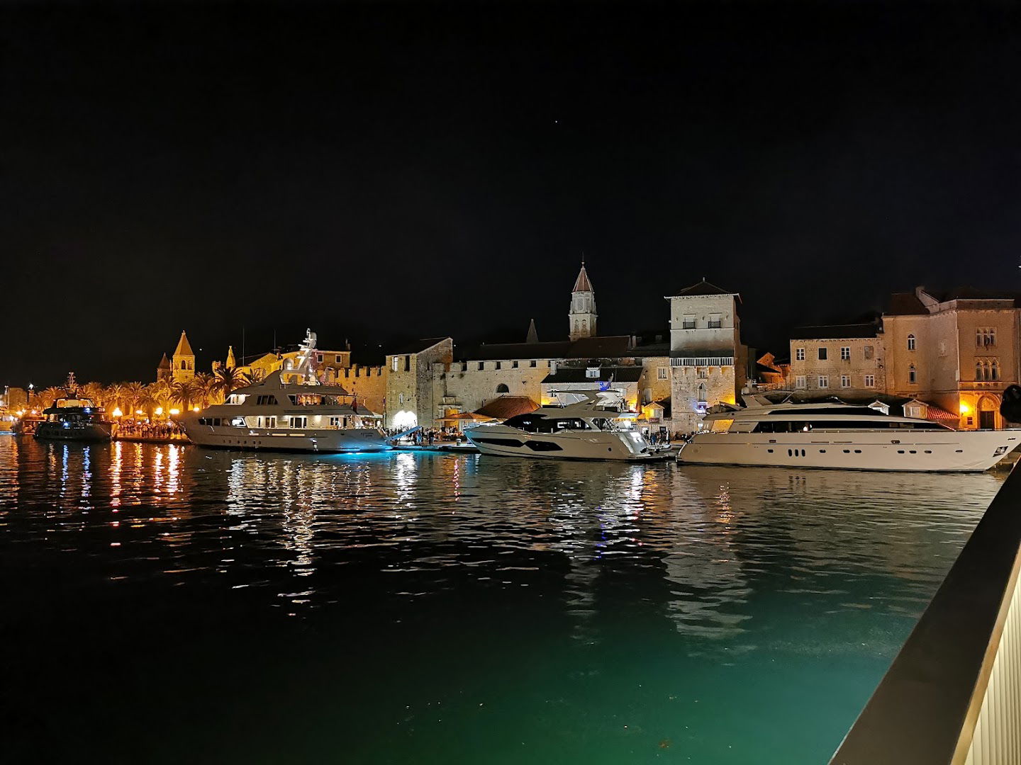 Apartments Exclusive Palace