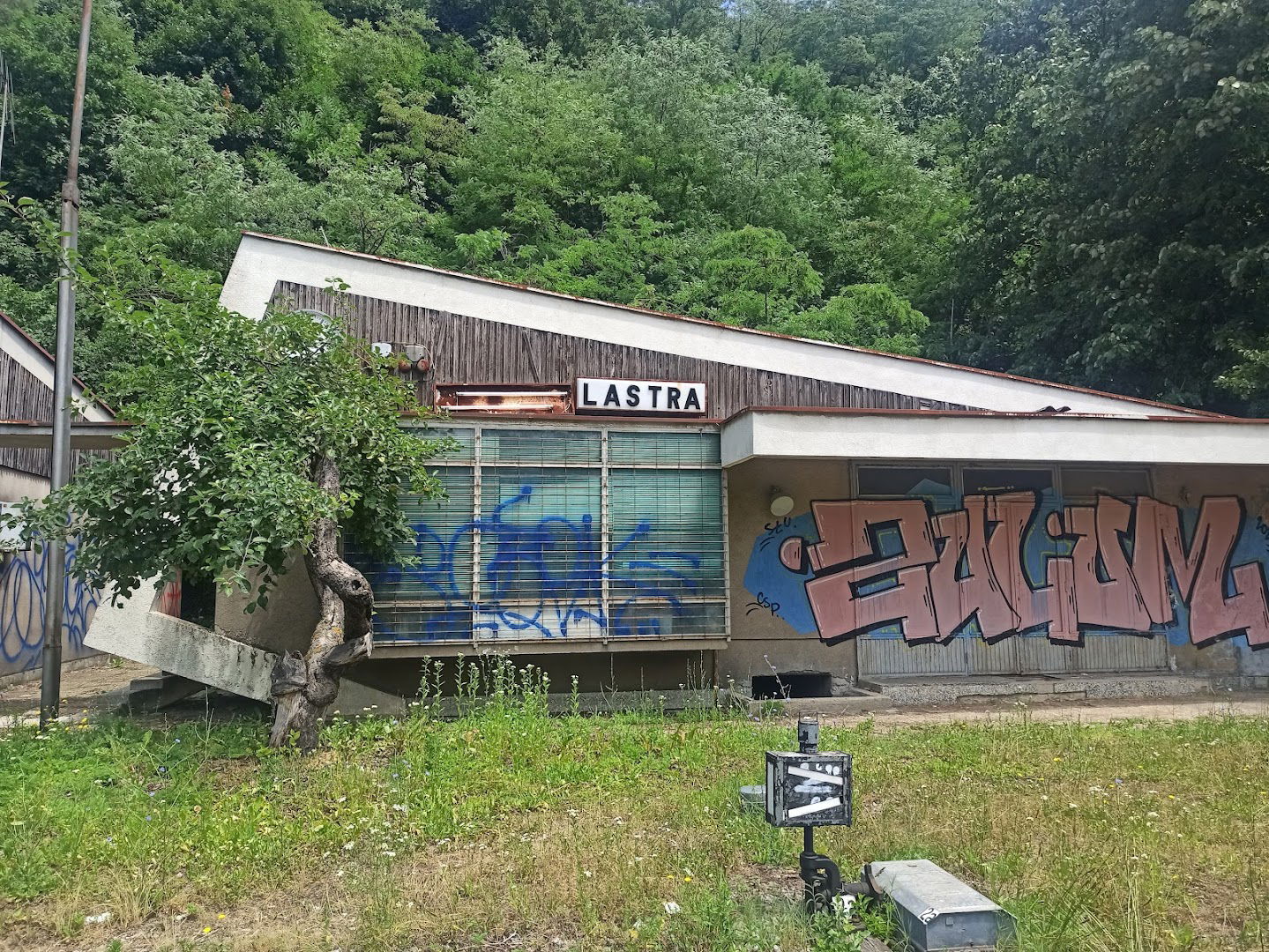 Železnička stanica Lastra