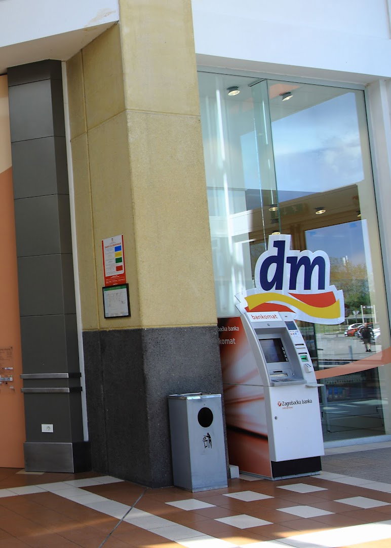 Zagrebačka banka bankomat