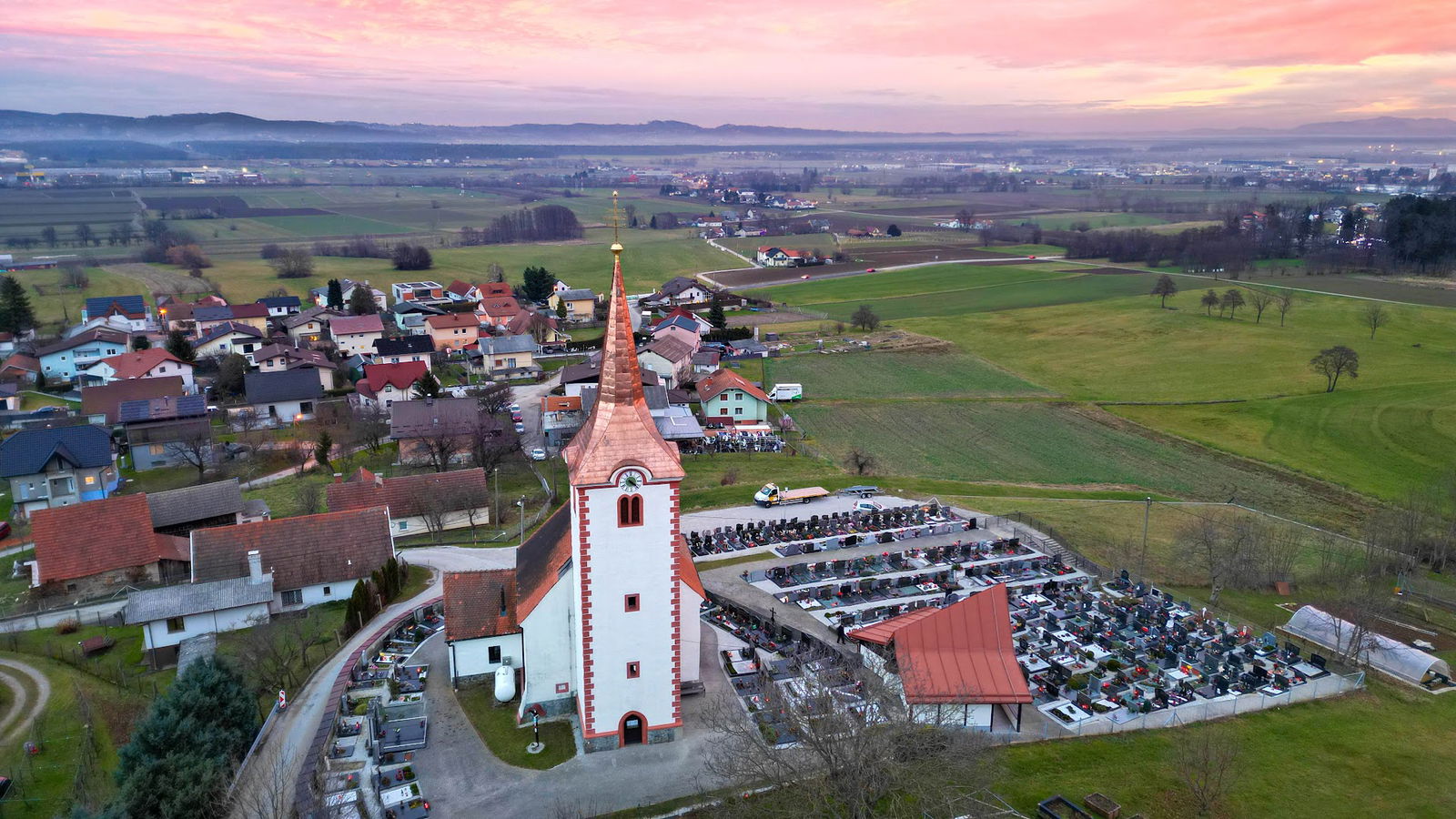 Pokopališče Razvanje