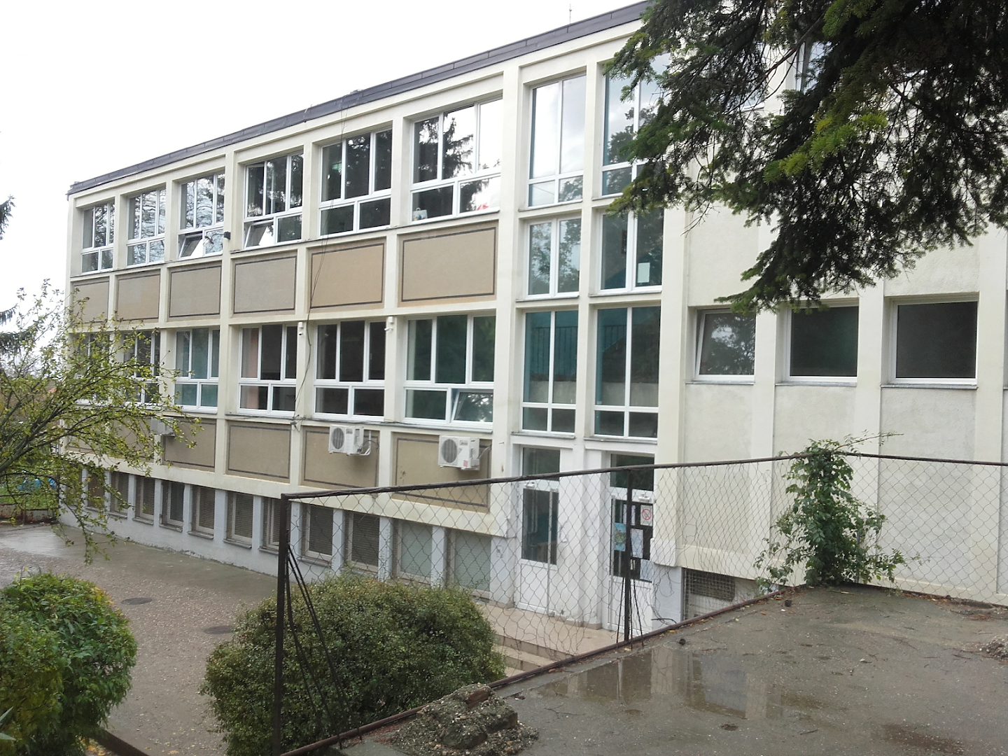 Elementary school „Jajinci“