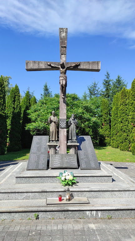 Monument to fallen Croatian defenders