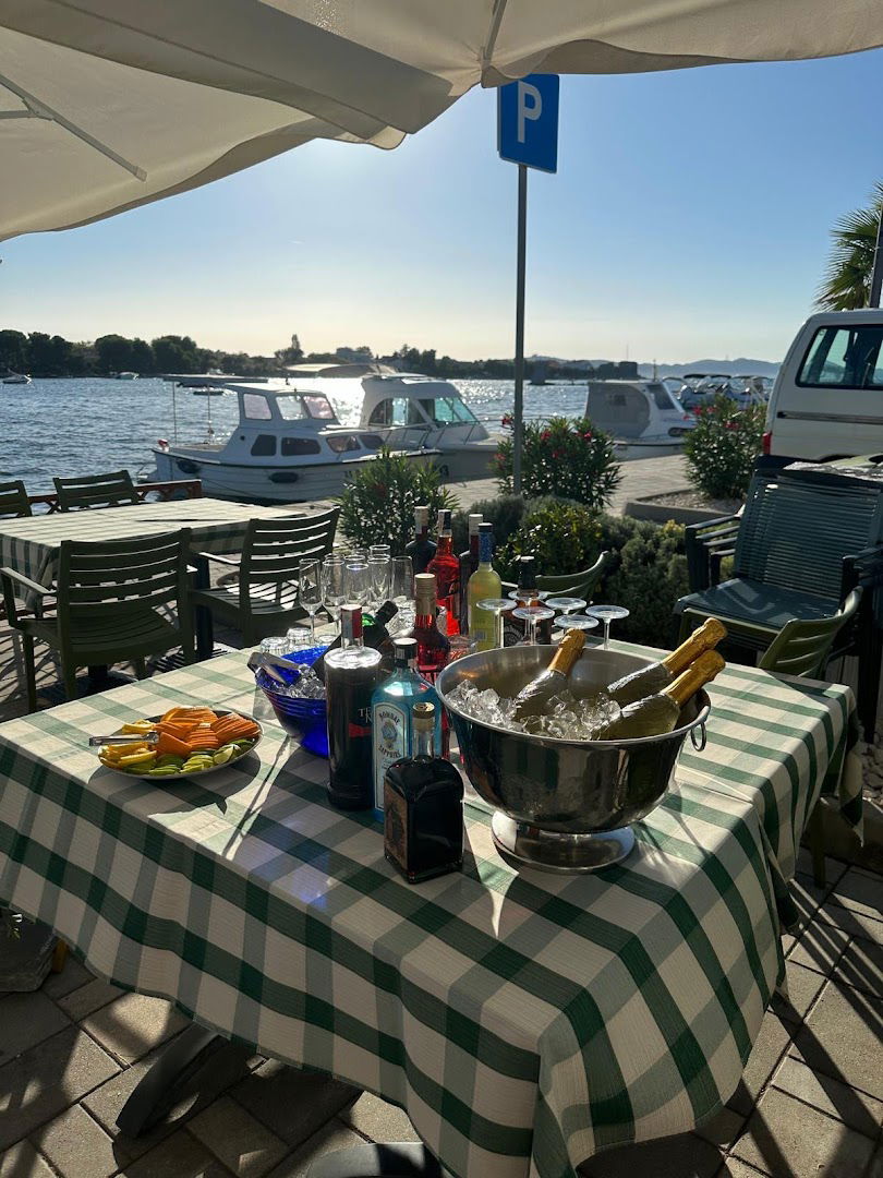 Lunch&Dinner Mrav by Zoran