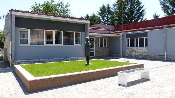 High school Dinko Šimunović