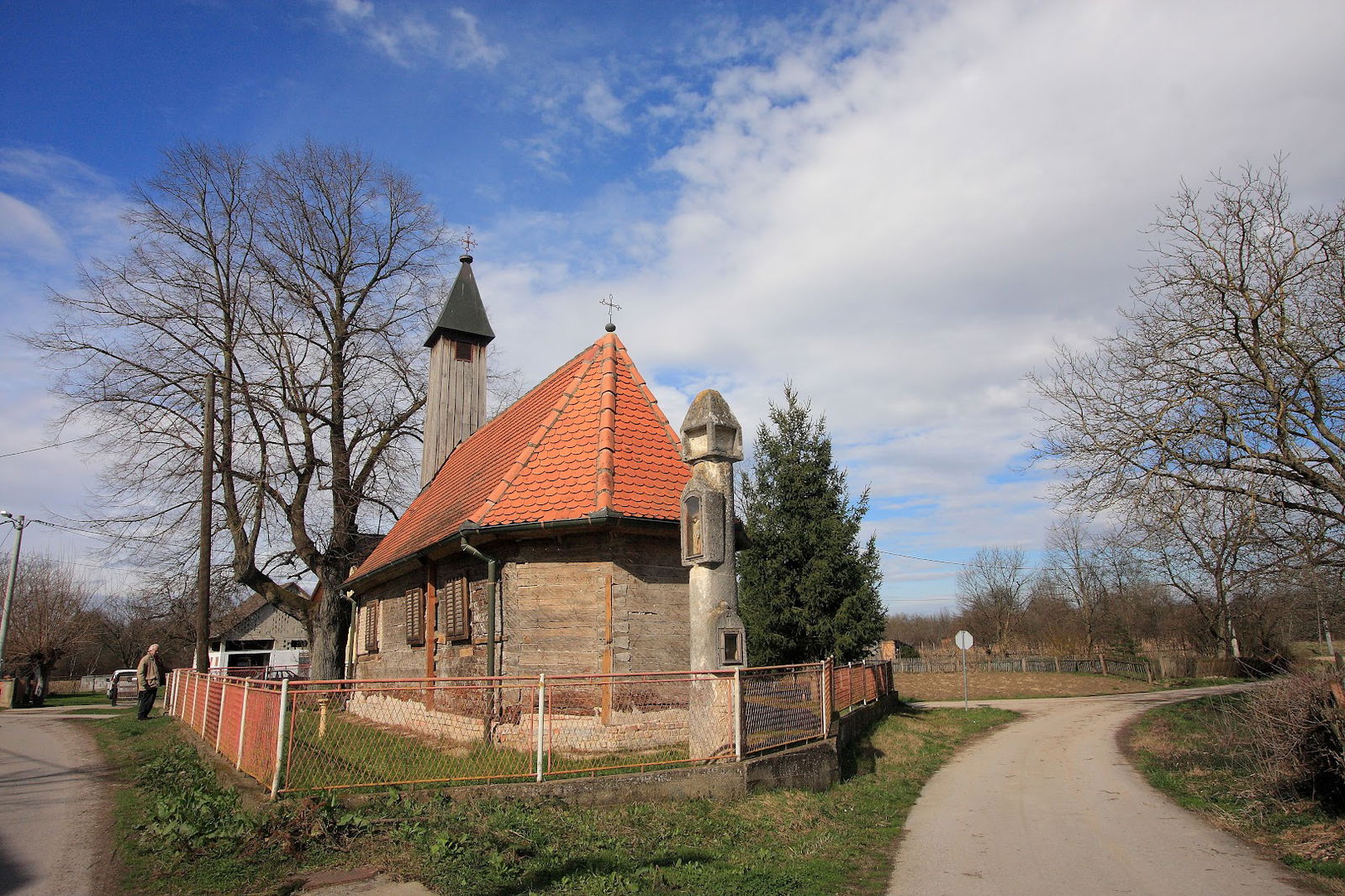 Drvena kapela sv. Petra i Pavla