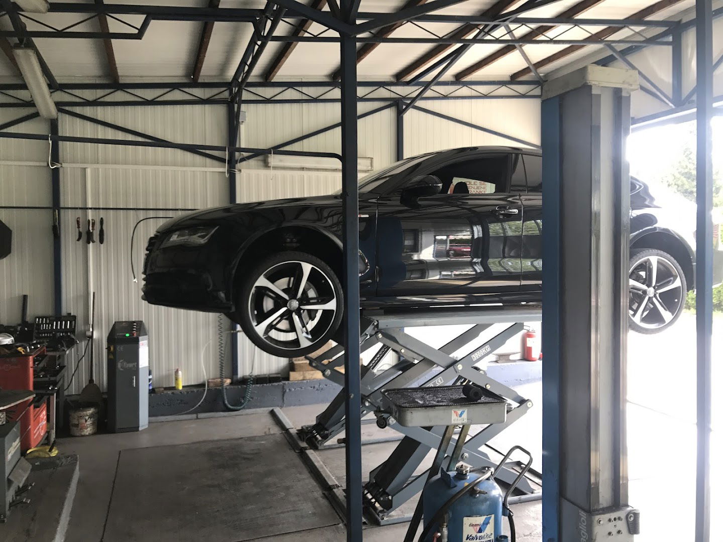 TIREL - SERVISNO PRODAJNI CENTAR HYUNDAI